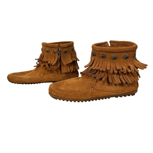 Minnetonka Women's 5 Dark Tan 210840 Suede Double Fringe Side Zip Ankle Booties - Picture 3 of 10